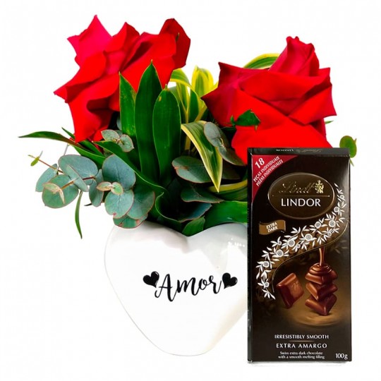 Arranjo Coração Branco com Duas Rosas Colombianas e Lindt Dark