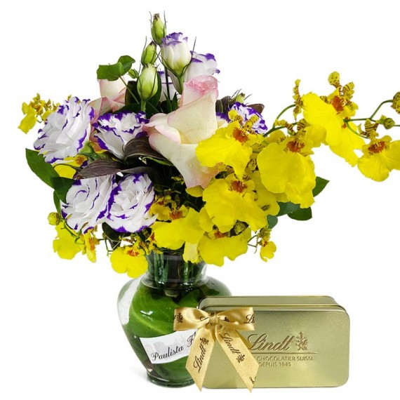 Arrangement with Roses, Lisianthus and Golden Rain Orchids and Lindt Gold Gift