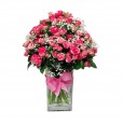 Arranjo de Mini Rosas e Gipsofilas