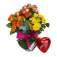 Arrangement with Mini Roses Colorful and Lindt Heart P