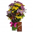 Arranjo de Flores do Campo e Barra Chocolate Lindt Avelã