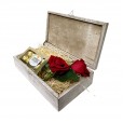 Traditional Surprise Chest 1- 2 Colombian Roses and Ferrero Rocher 8 units