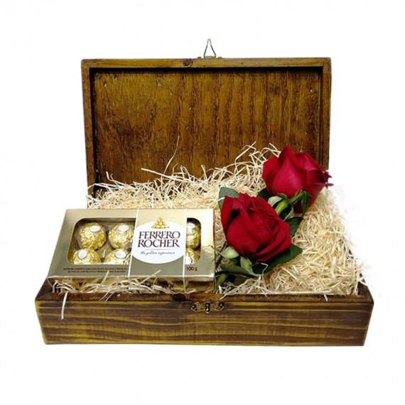 Traditional Surprise Chest 1- 2 Colombian Roses and Ferrero Rocher 8 units