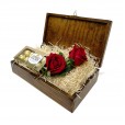 Traditional Surprise Chest 1- 2 Colombian Roses and Ferrero Rocher 8 units