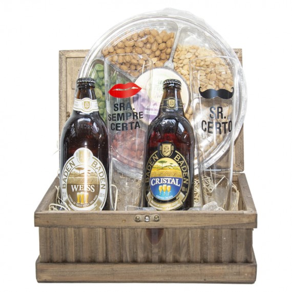 Celebrater Chest - with Beers, Snacks and Glasses