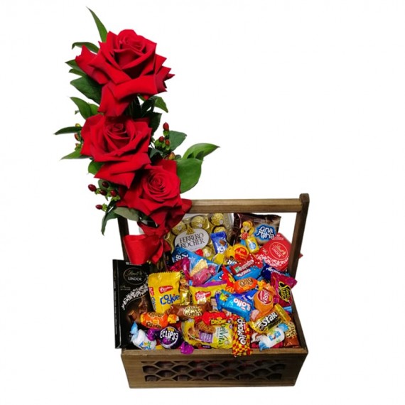 Mix Basket of Colombian Chocolates and Roses III