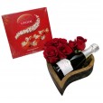 Coração de Madeira com Rosas e Champanhe Baby Brut e Chocolate Lindt