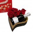 Coração de Madeira com Rosas e Champanhe Baby Brut e Chocolate Lindt