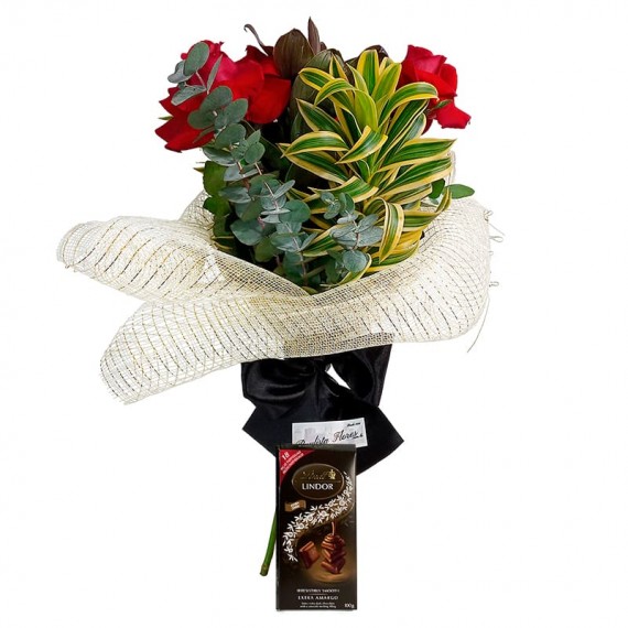 Affection Bouquet with Three Colombian Roses and Lindt Dark