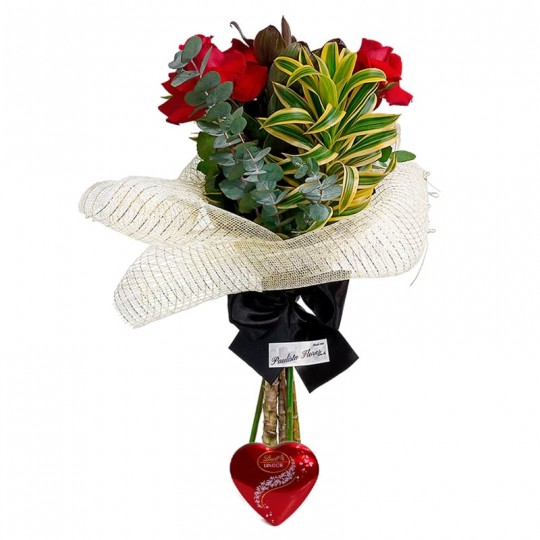 Affection Bouquet with Three Colombian Roses and Lindt Heart S