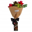 Classic Bouquet with Three Colombian Roses and Lindt Dark