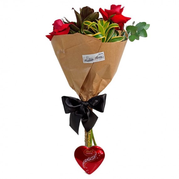 Classic Bouquet with Three Colombian Roses and Lindt Heart S